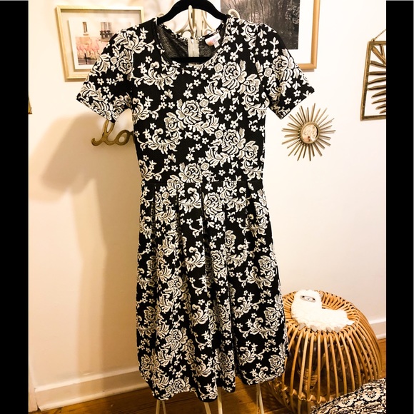 LuLaRoe Dresses & Skirts - LulaRoe Amelia Dress In black and white